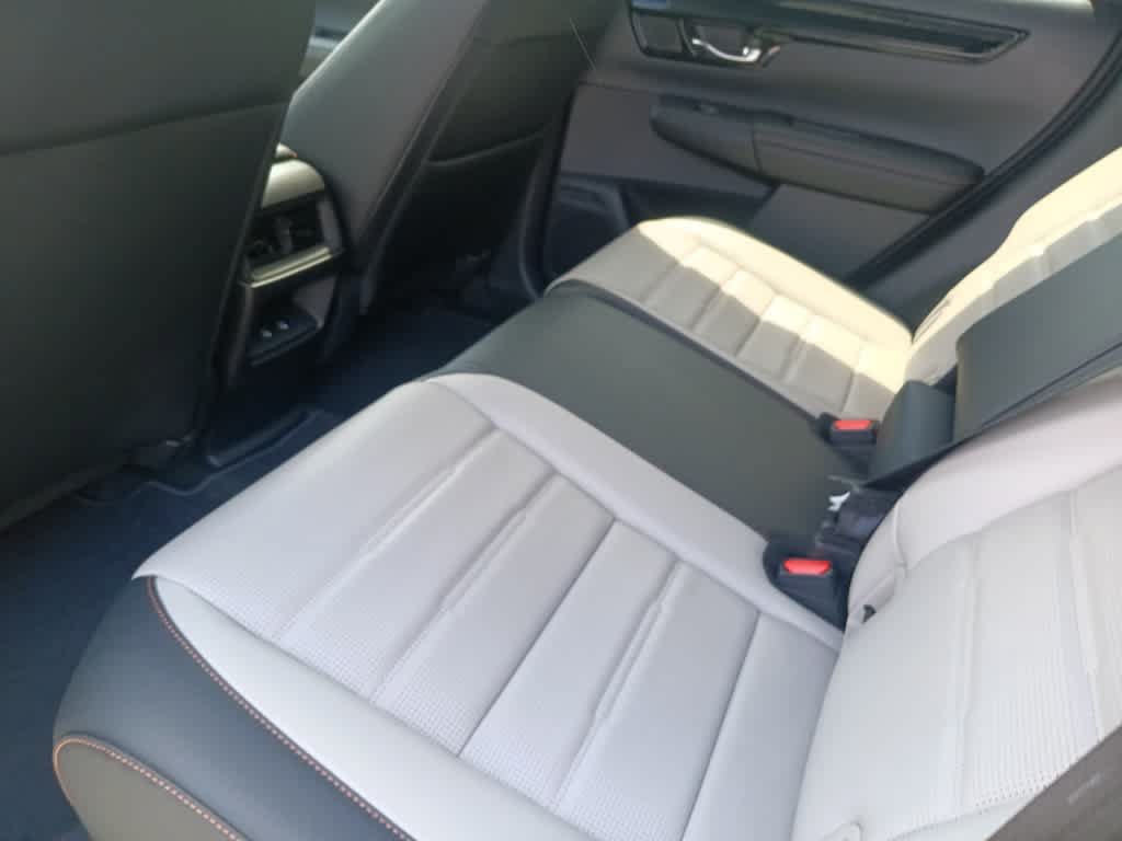 Used 2025 Honda CR-V Sport Touring image 18