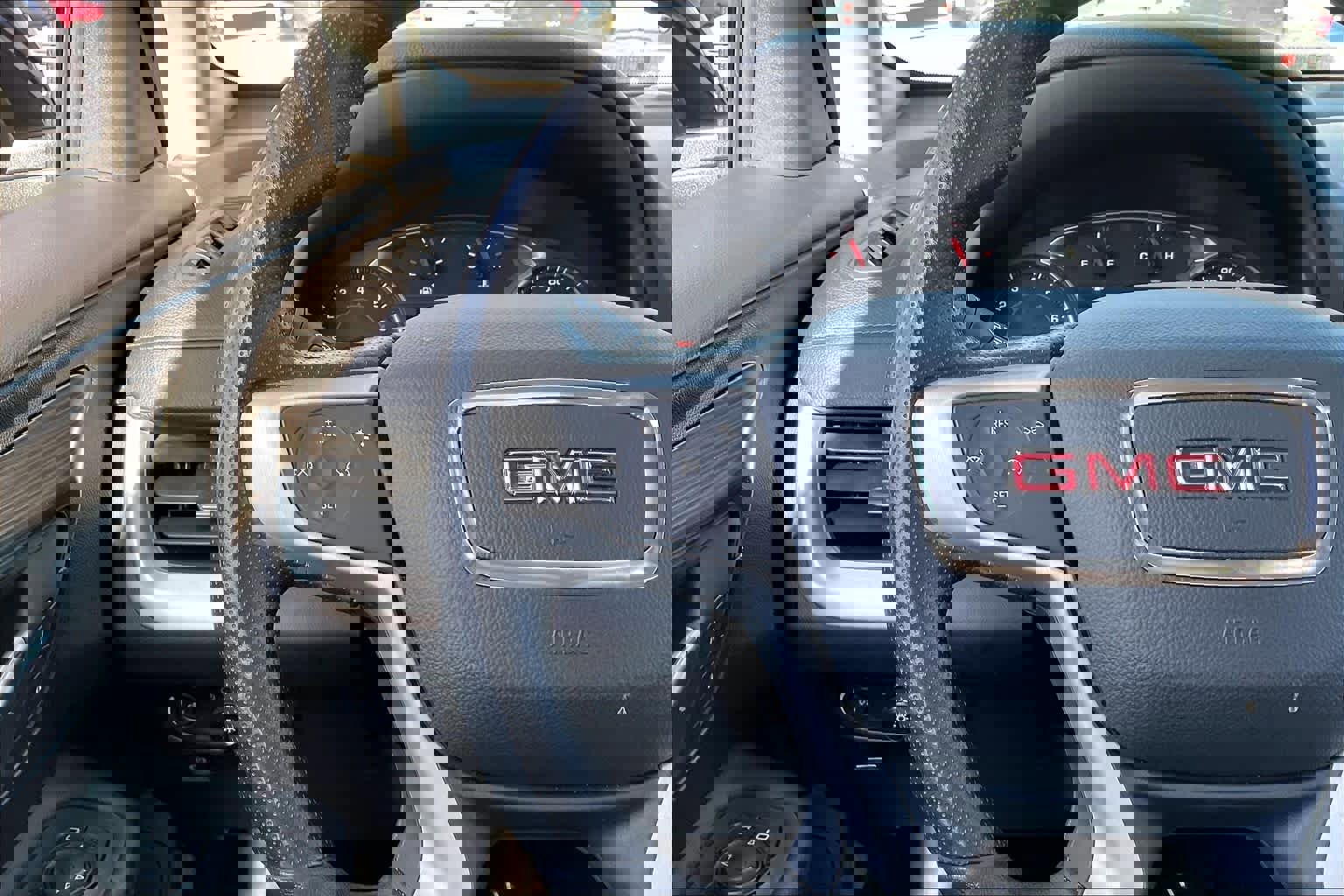 Used 2024 GMC Terrain SLE image 23