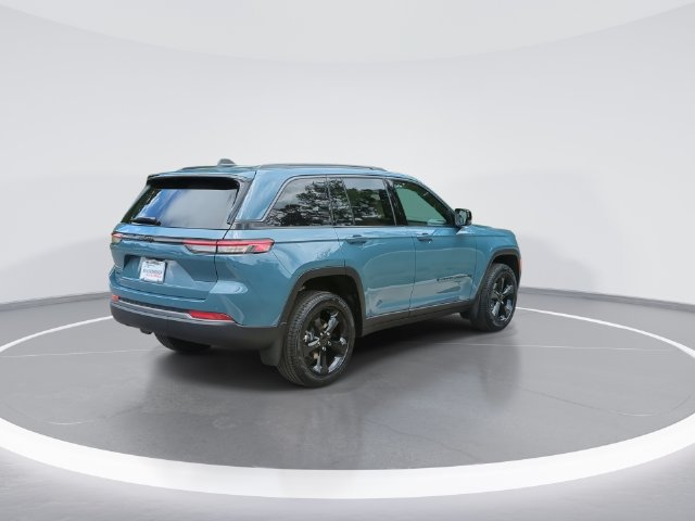 New 2026 Jeep Grand Cherokee Limited w/ Limited Altitude Package AWD/4WD image 8