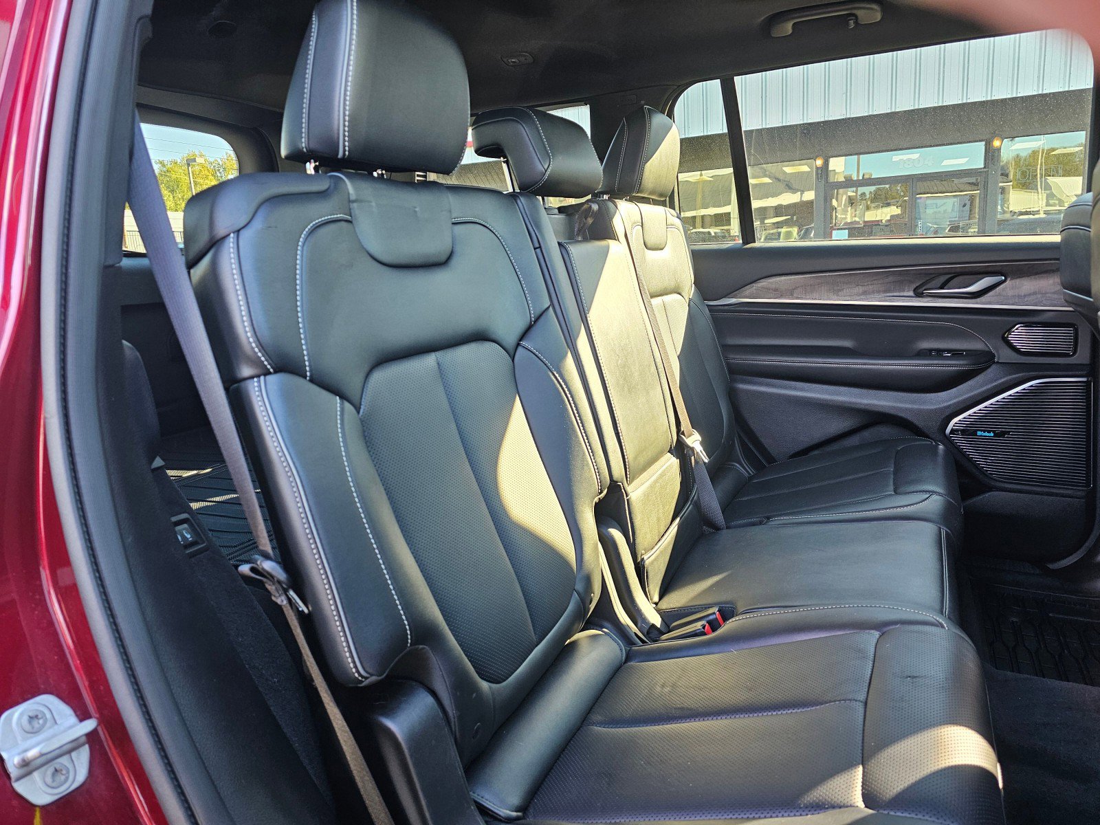 Used 2021 Jeep Grand Cherokee L Overland w/ MOPAR Finishing Package image 15