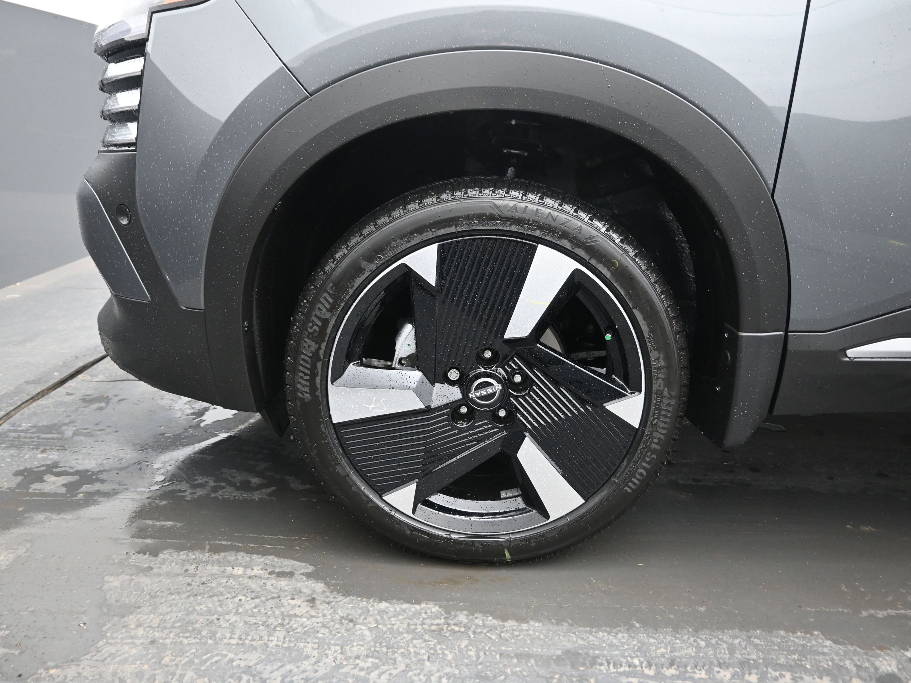 New 2026 Nissan Kicks SR w/ SR Premium Package image 9