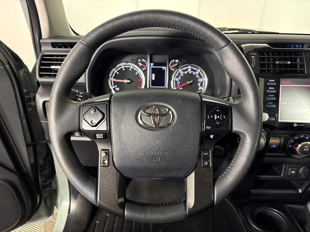 Used 2022 Toyota 4Runner TRD Off-Road AWD/4WD image 17