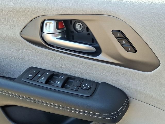 Used 2024 Chrysler Pacifica Touring-L image 22