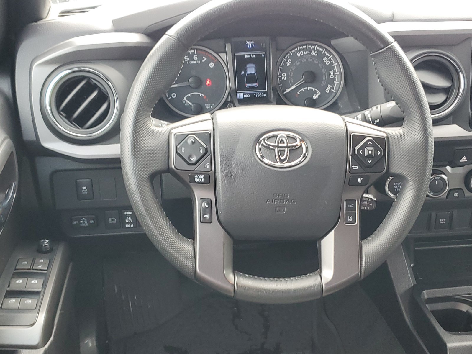 Certified 2023 Toyota Tacoma TRD Off-Road AWD/4WD image 12