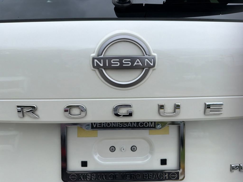 Used 2023 Nissan Rogue Platinum image 10