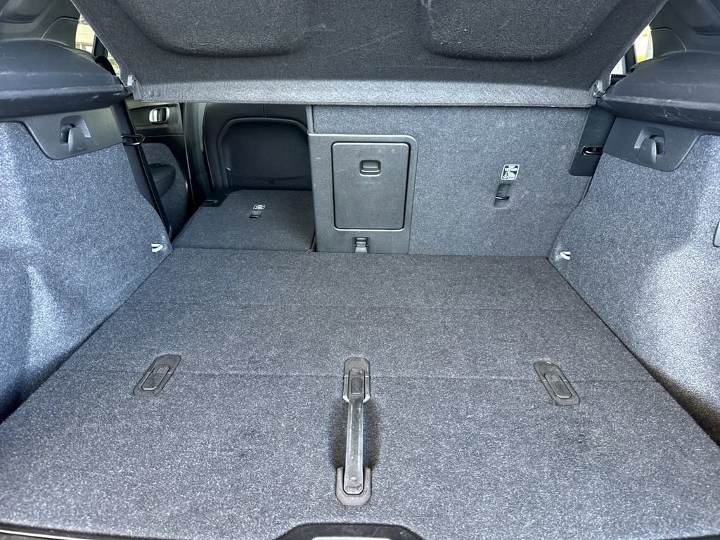 Certified 2025 Volvo XC40 B5 Plus image 14
