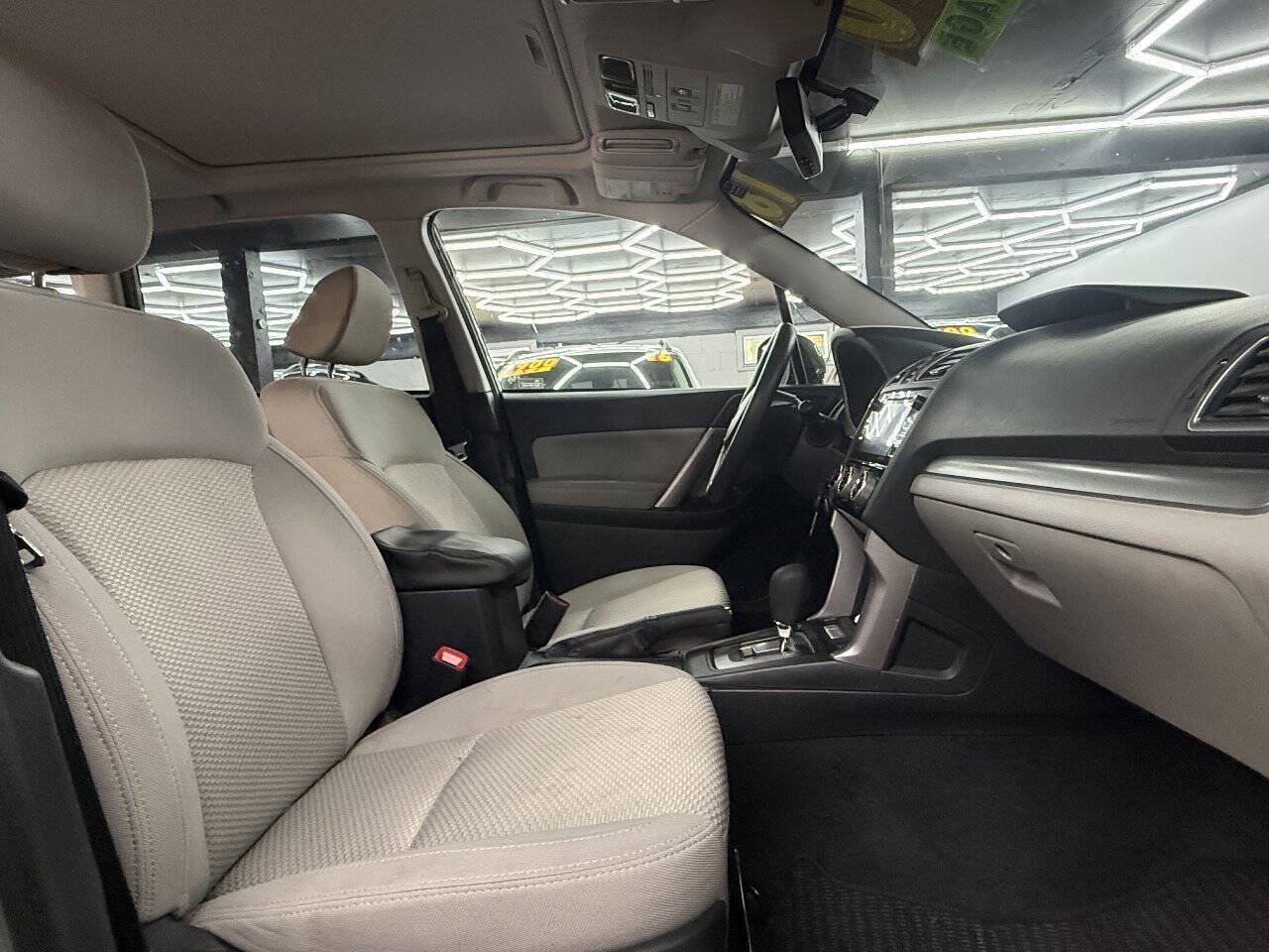 Used 2018 Subaru Forester 2.5i Premium AWD/4WD image 5