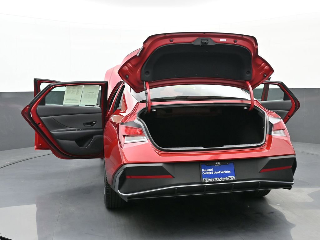 Certified 2025 Hyundai Elantra Sport image 52