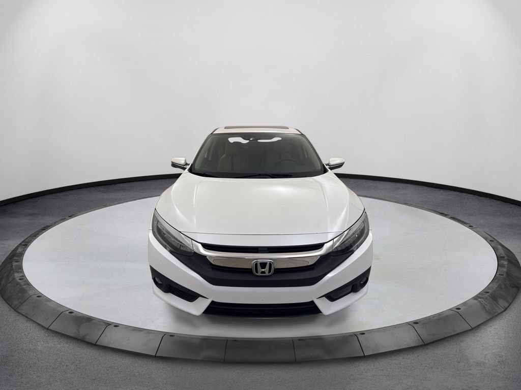 Used 2018 Honda Civic Touring image 2