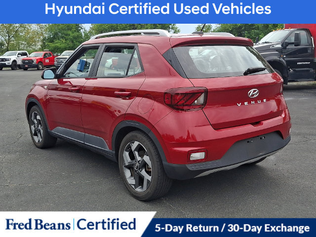 Used 2023 Hyundai Venue Limited FWD image 11