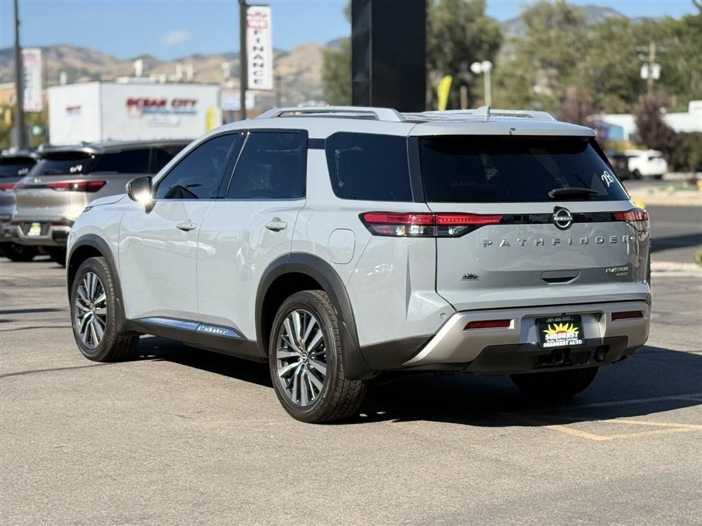 Used 2022 Nissan Pathfinder Platinum w/ Cargo Package AWD/4WD image 5