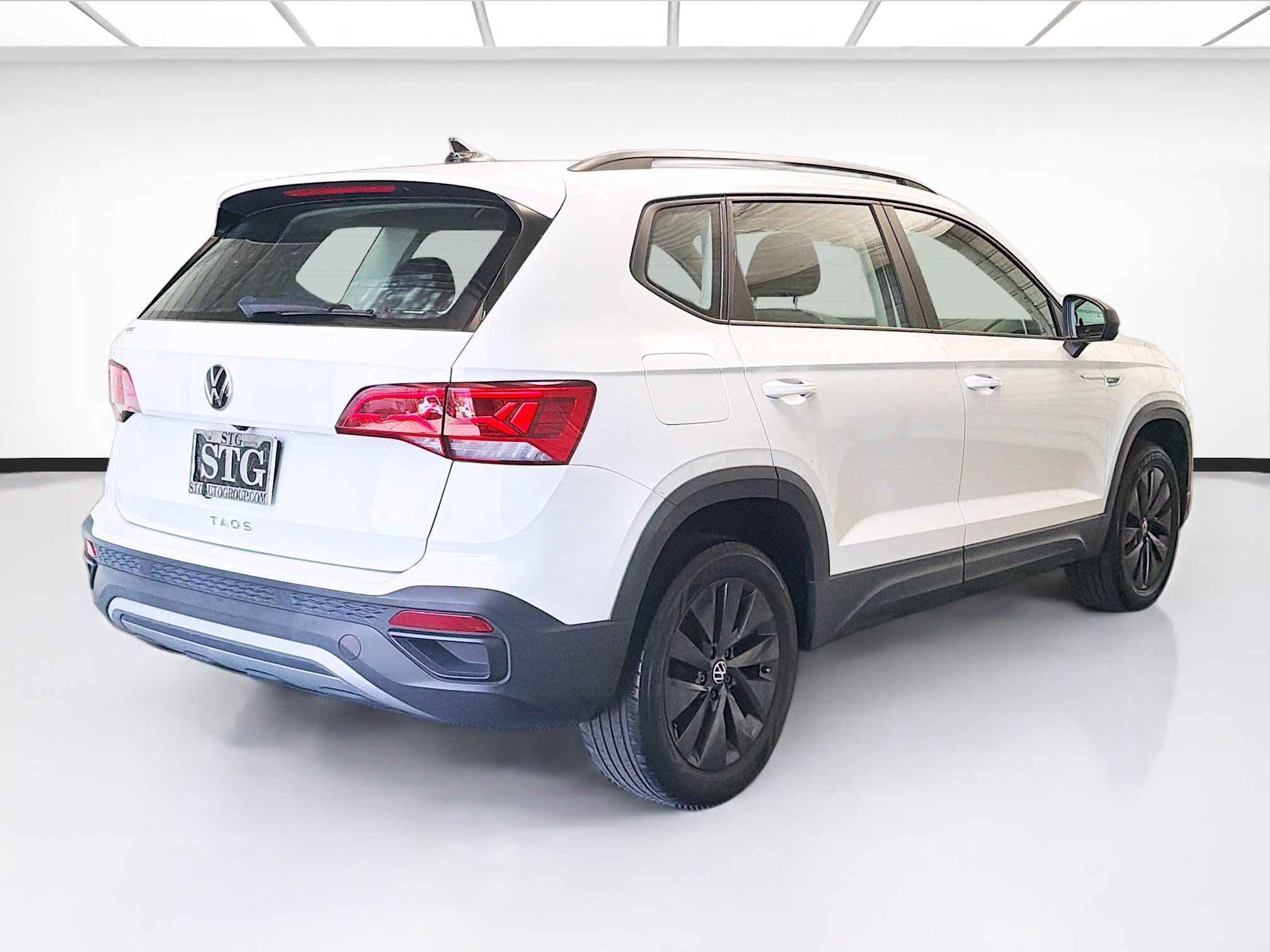 Used 2022 Volkswagen Taos S w/ IQ Drive S Package FWD image 4