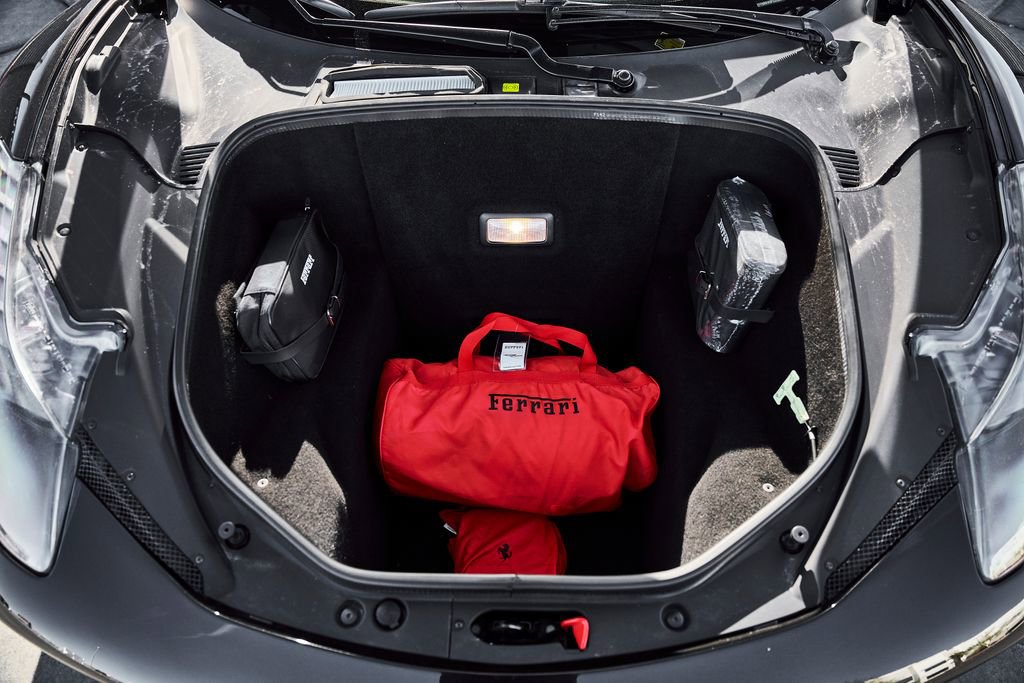 Used 2015 Ferrari 458 Spider RWD image 18