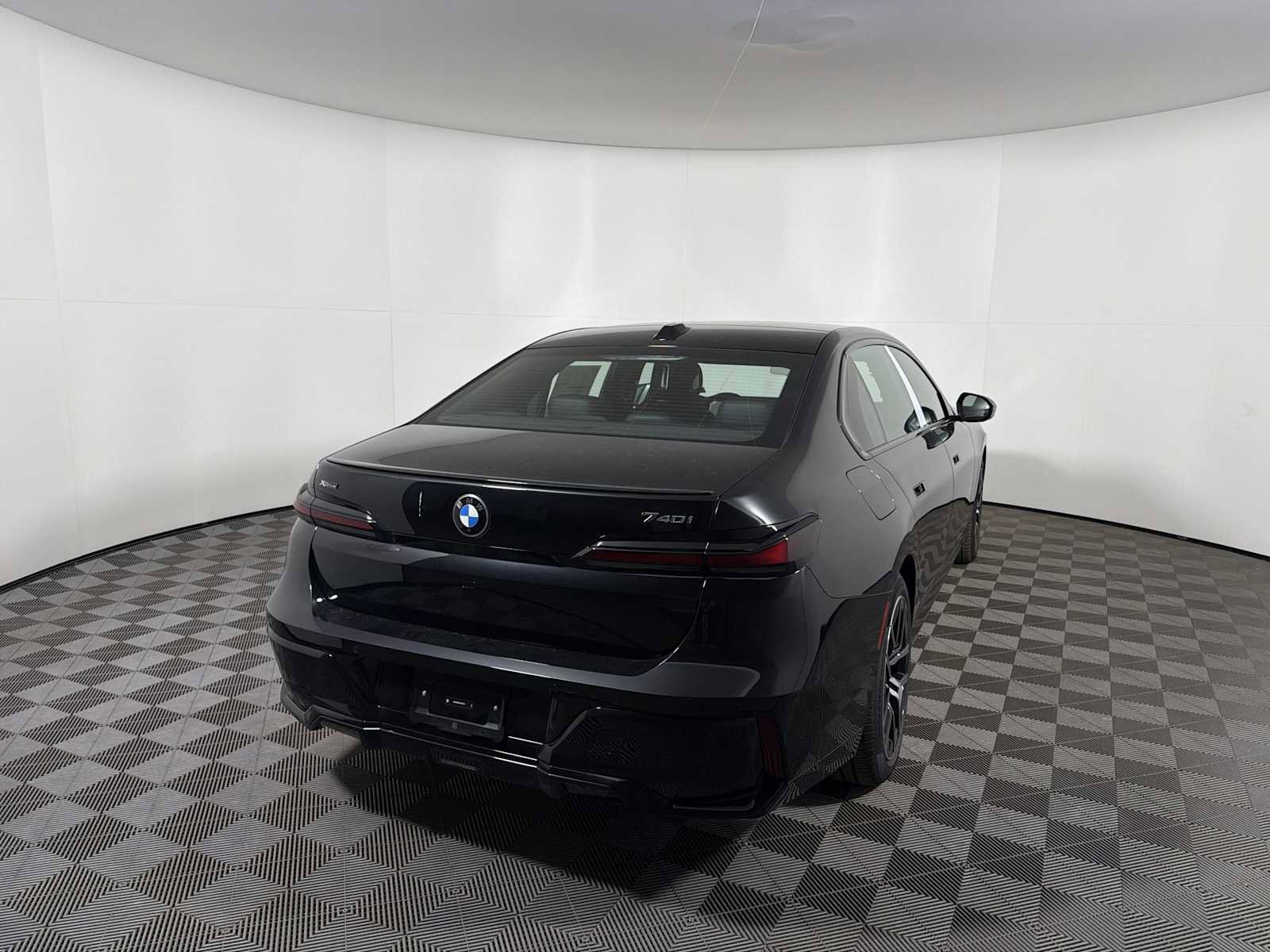 New 2026 BMW 740i xDrive w/ Executive Package AWD/4WD image 9