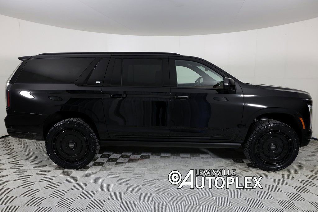 Used 2026 Cadillac Escalade ESV Sport w/ Touring Package image 4