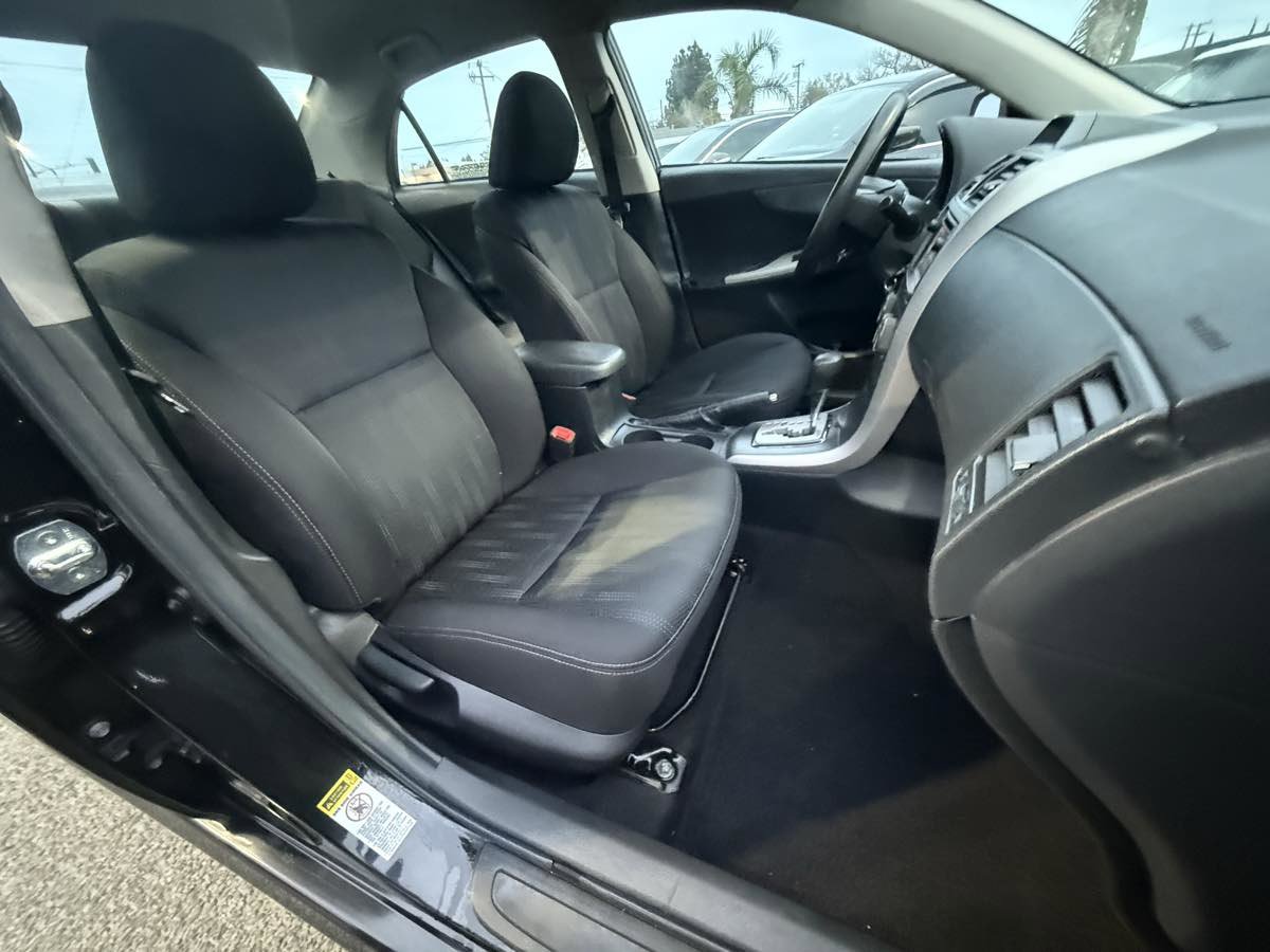 Used 2013 Toyota Corolla S FWD image 34
