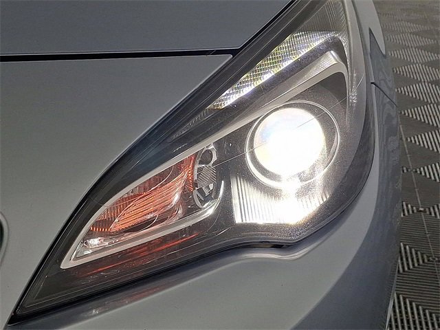 Used 2018 Buick Cascada Premium image 13