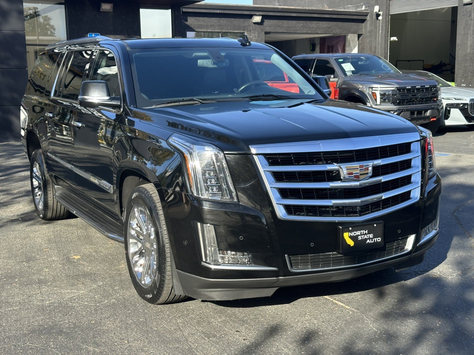 Used 2020 Cadillac Escalade ESV 2WD image 6