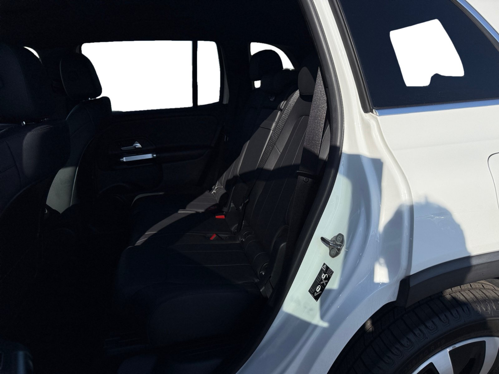 Used 2022 Mercedes-Benz GLB 250 4MATIC image 16