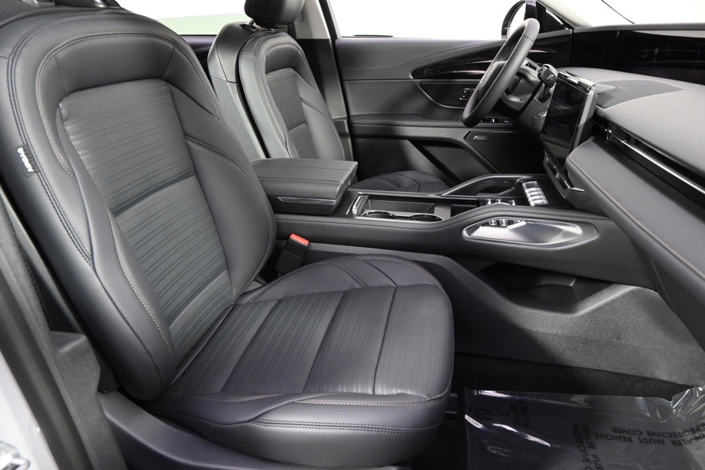 New 2026 Lincoln Nautilus Reserve w/ Jet Appearance Package image 16