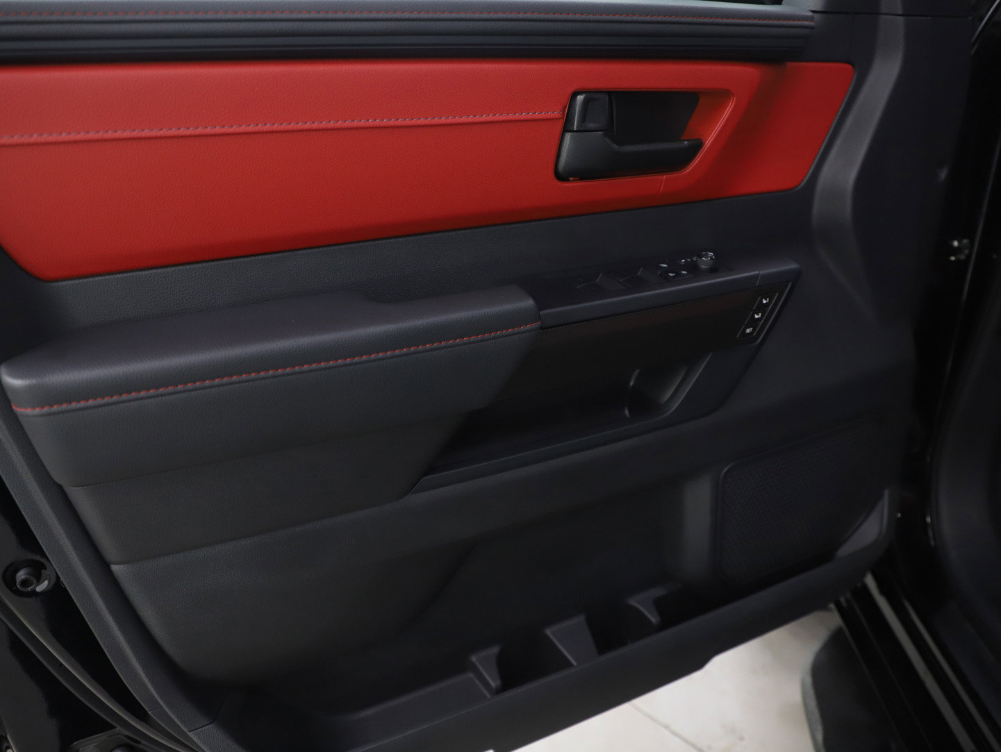 Used 2024 Toyota Sequoia TRD Pro AWD/4WD image 23