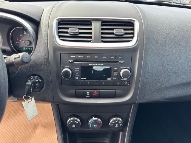 Used 2014 Dodge Avenger SE FWD image 14