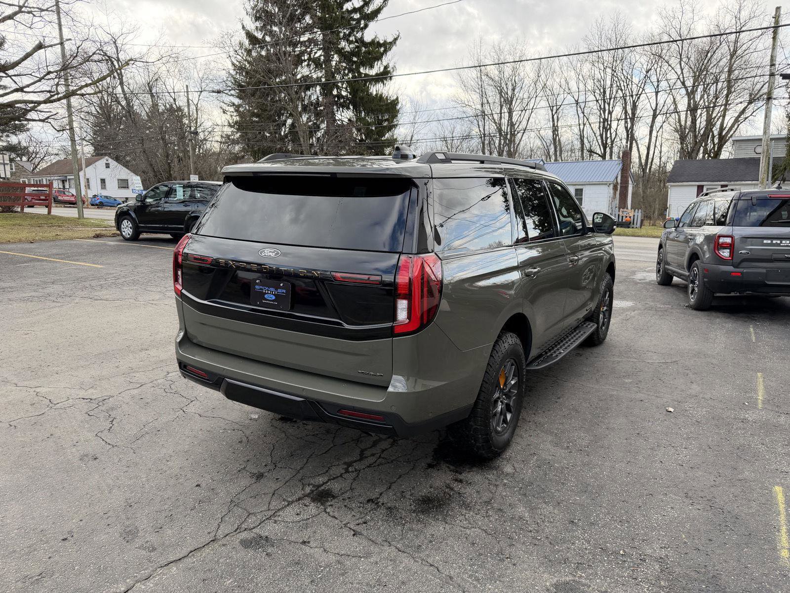 Used 2025 Ford Expedition Tremor image 6