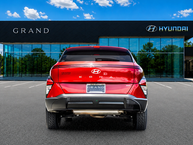 Used 2024 Hyundai Kona SEL AWD/4WD image 4