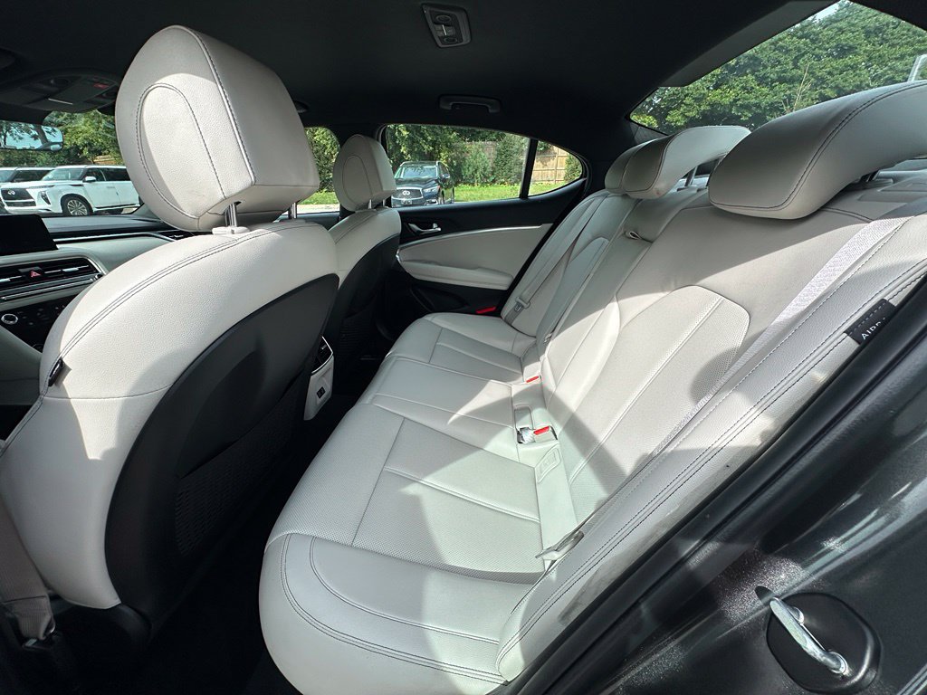 Used 2025 Genesis G70 2.5T RWD image 19