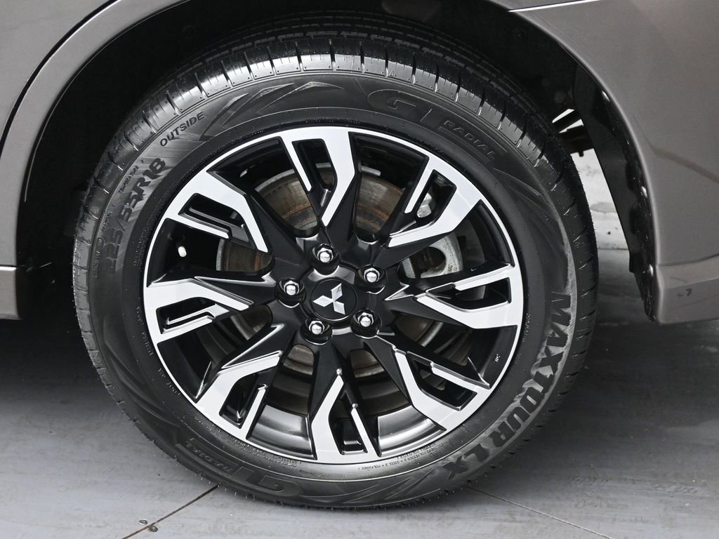 Used 2018 Mitsubishi Outlander SEL image 34