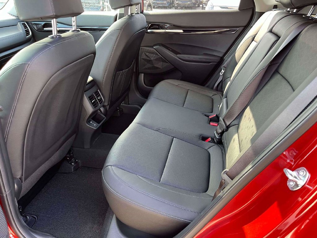 Certified 2026 Kia Seltos SX w/ SX Sunroof Package AWD/4WD image 7