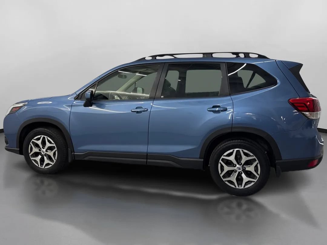 Used 2023 Subaru Forester Premium AWD/4WD image 5