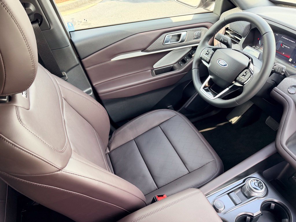 New 2027 Ford Explorer Platinum RWD image 9
