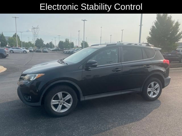 Used 2013 Toyota RAV4 XLE AWD/4WD image 2