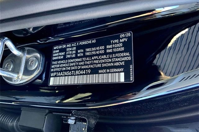 Certified 2026 Porsche Macan AWD/4WD image 40