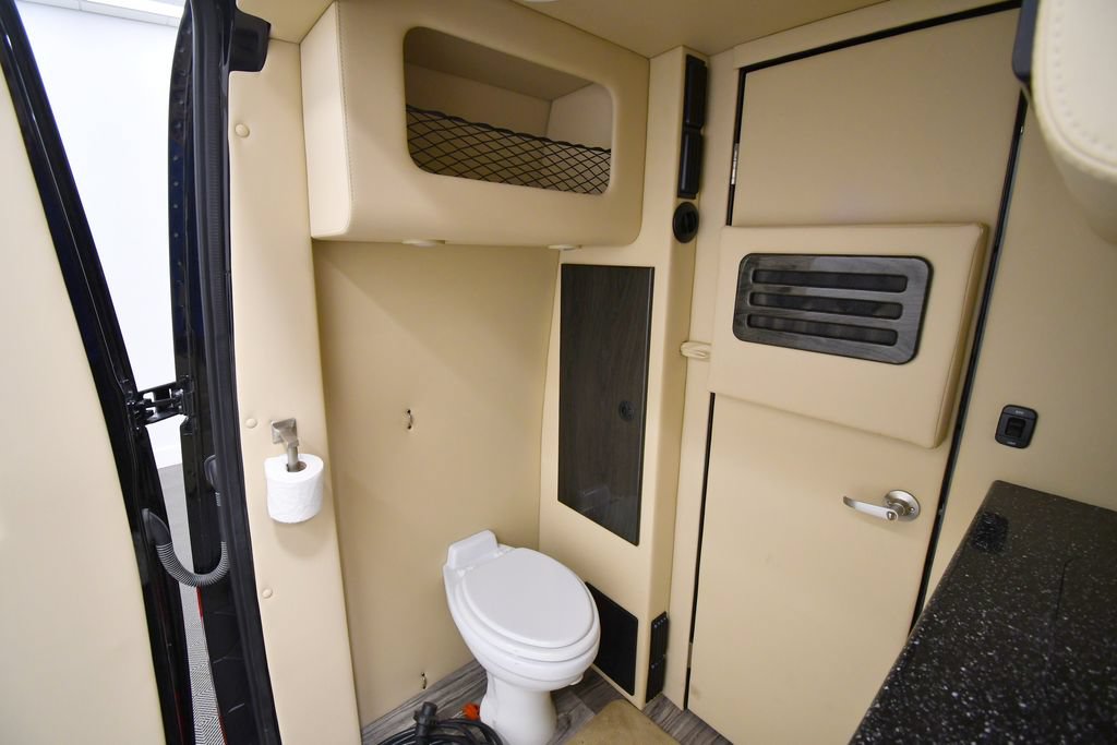 Used 2021 Mercedes-Benz Sprinter 3500 image 9