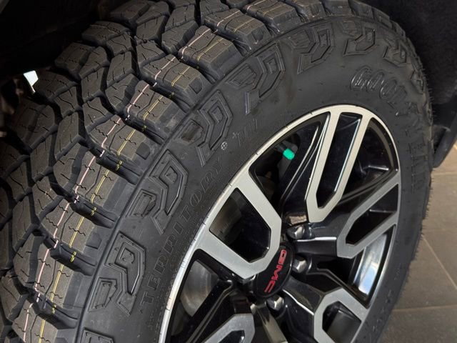 Used 2023 GMC Sierra 1500 AT4 w/ AT4 Preferred Package image 32