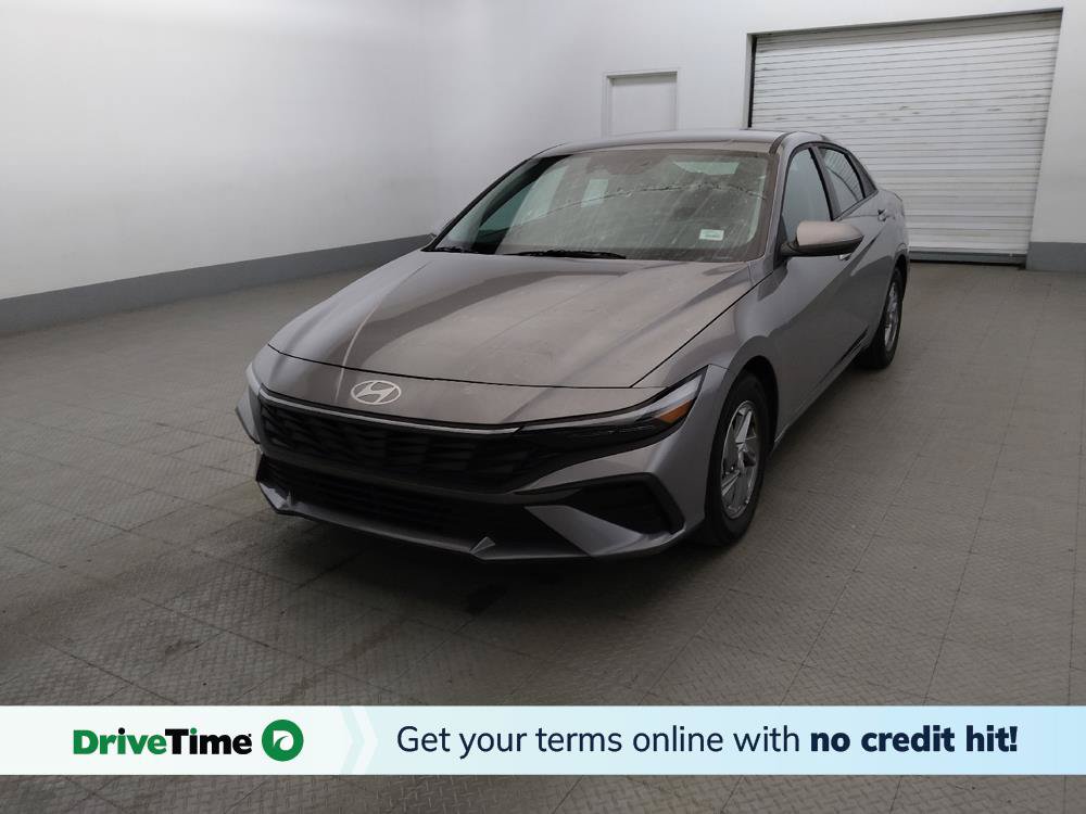Used 2025 Hyundai Elantra SE w/ Cargo Package