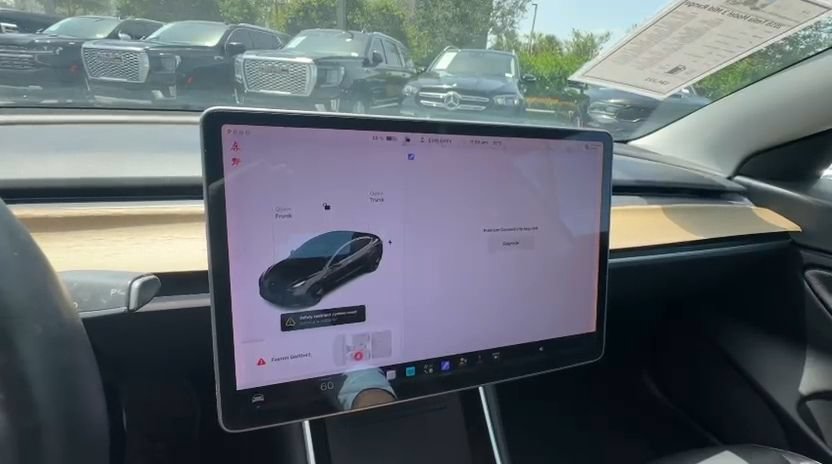 Used 2018 Tesla Model 3 Mid Range RWD image 32