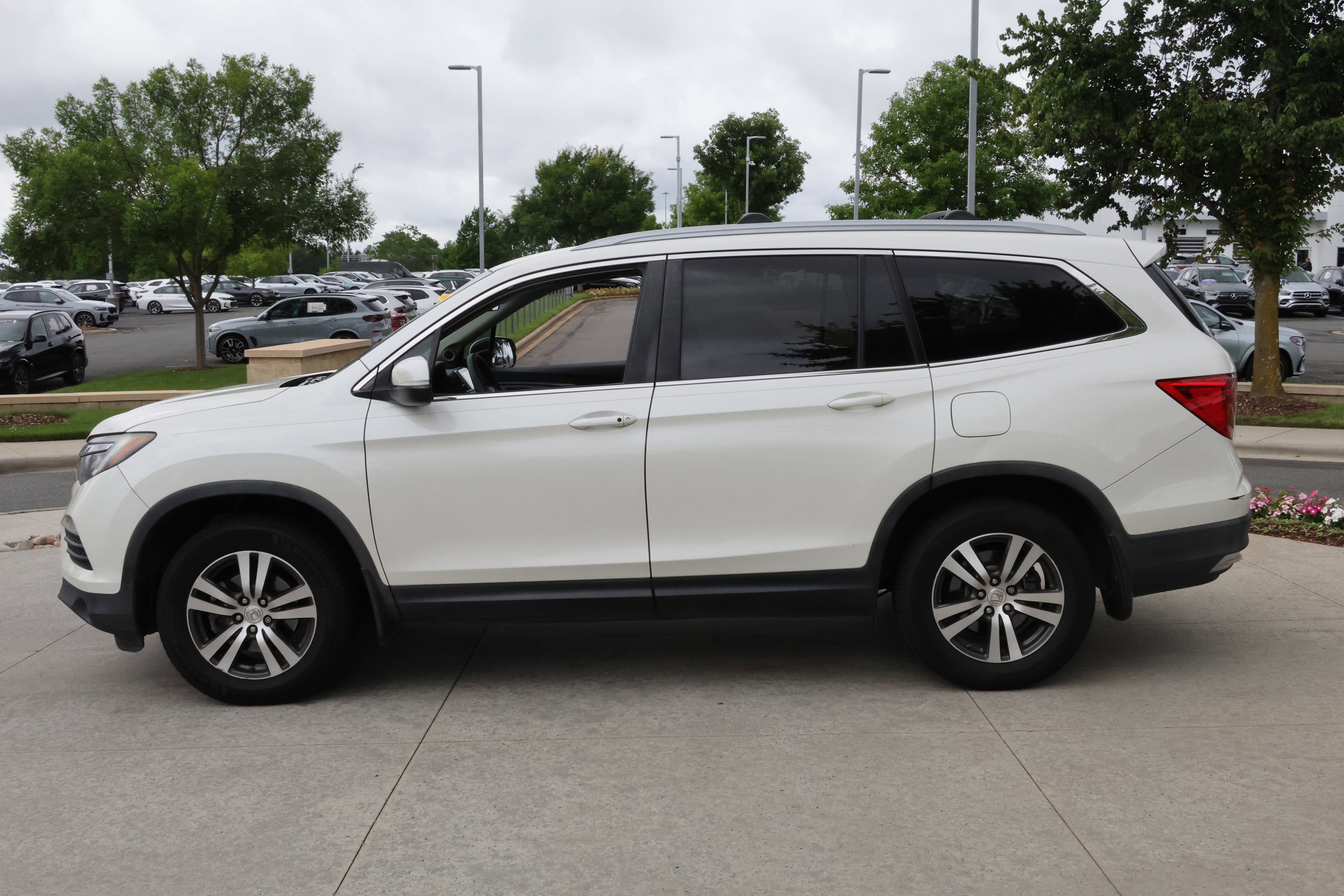 Used 2016 Honda Pilot EX image 6