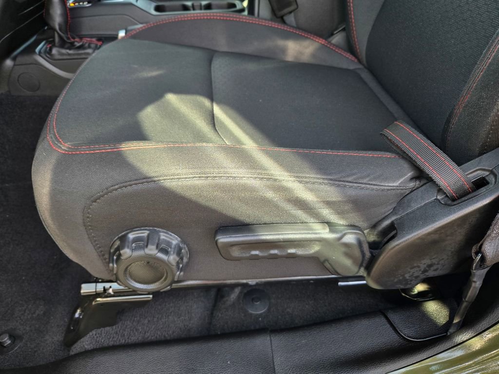 Used 2022 Jeep Wrangler Unlimited Rubicon w/ Xtreme Recon 35" Tire Package image 14