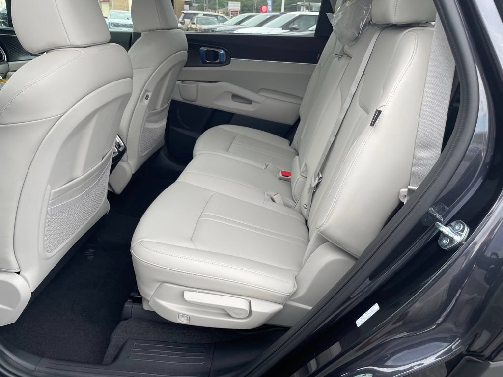 New 2026 Kia Sorento S w/ S Panoramic Sunroof Package FWD image 12