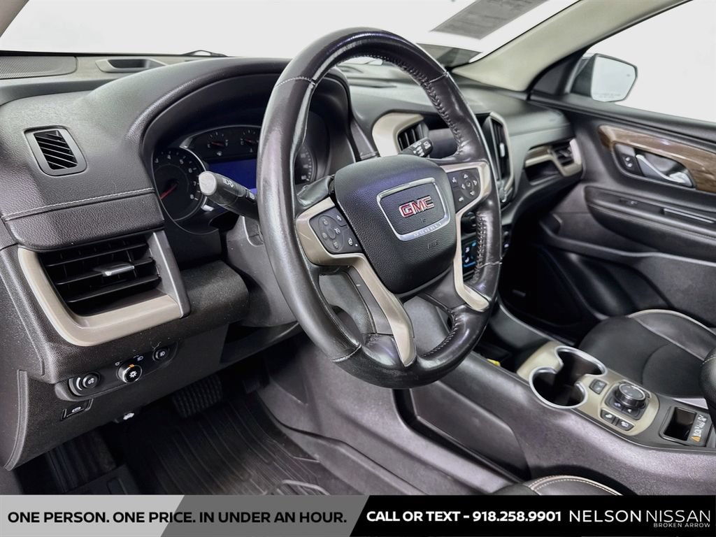 Used 2020 GMC Terrain Denali w/ Denali Premium Package AWD/4WD image 9