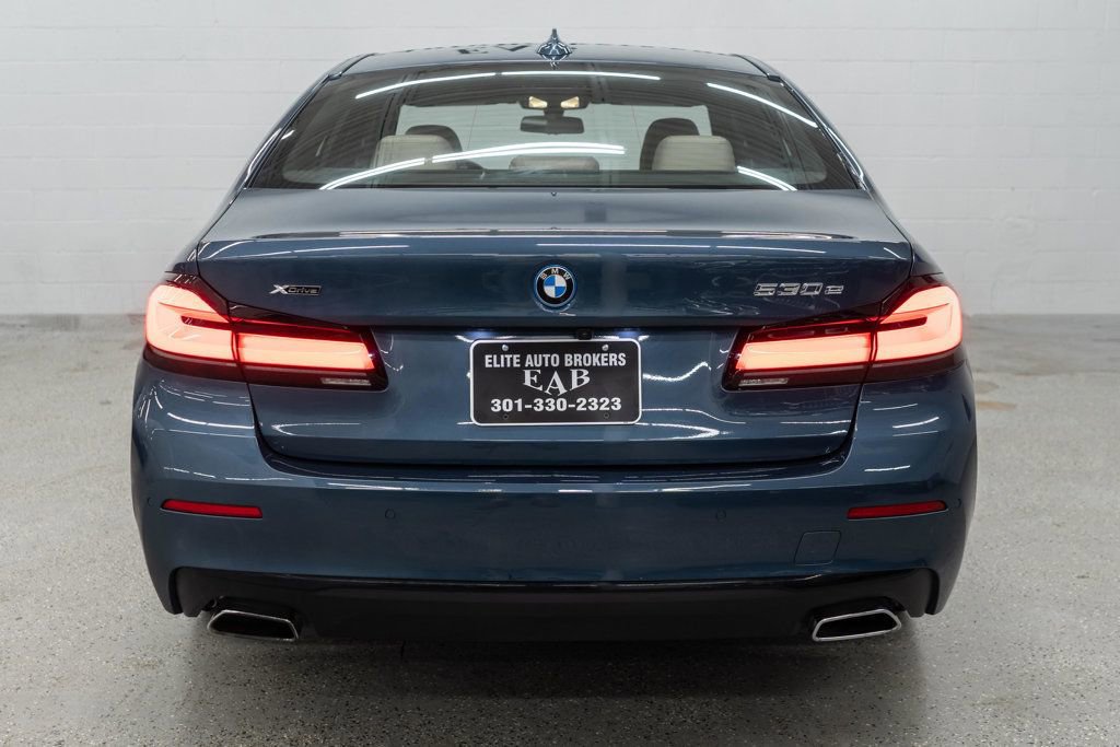 Used 2023 BMW 530e xDrive w/ Premium Package image 3