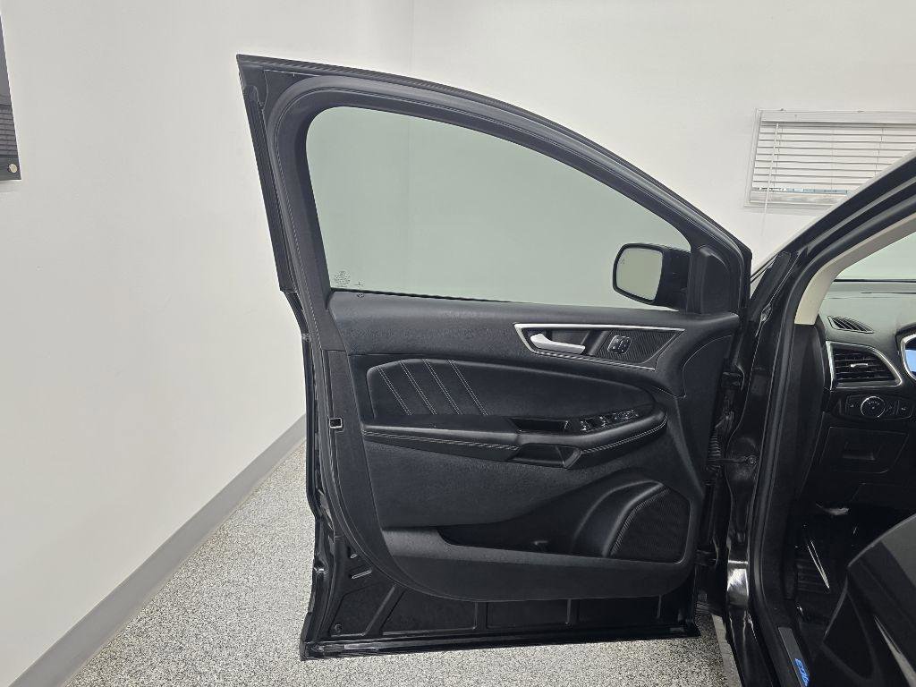 Used 2015 Ford Edge Sport w/ Equipment Group 401A FWD image 27