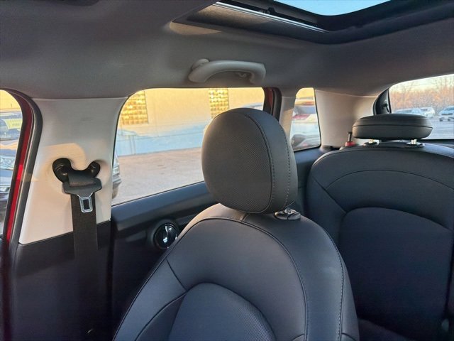 Used 2021 MINI Cooper 4-Door Hardtop w/ Storage Package image 56