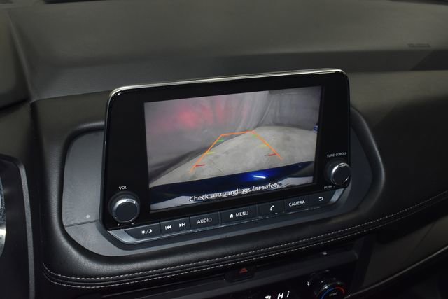 Used 2025 Nissan Rogue SV image 14