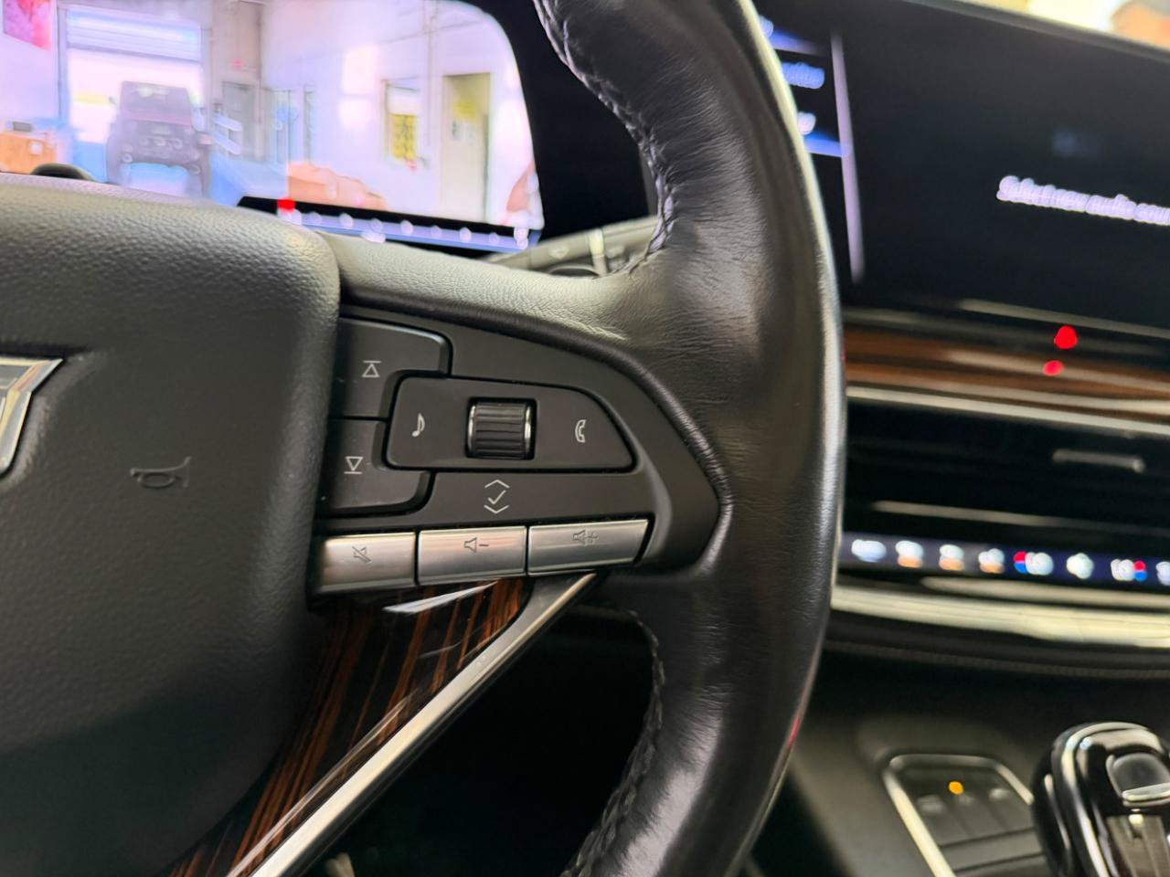 Used 2023 Cadillac Escalade Premium Luxury w/ LPO, Floor Liner Package AWD/4WD image 34