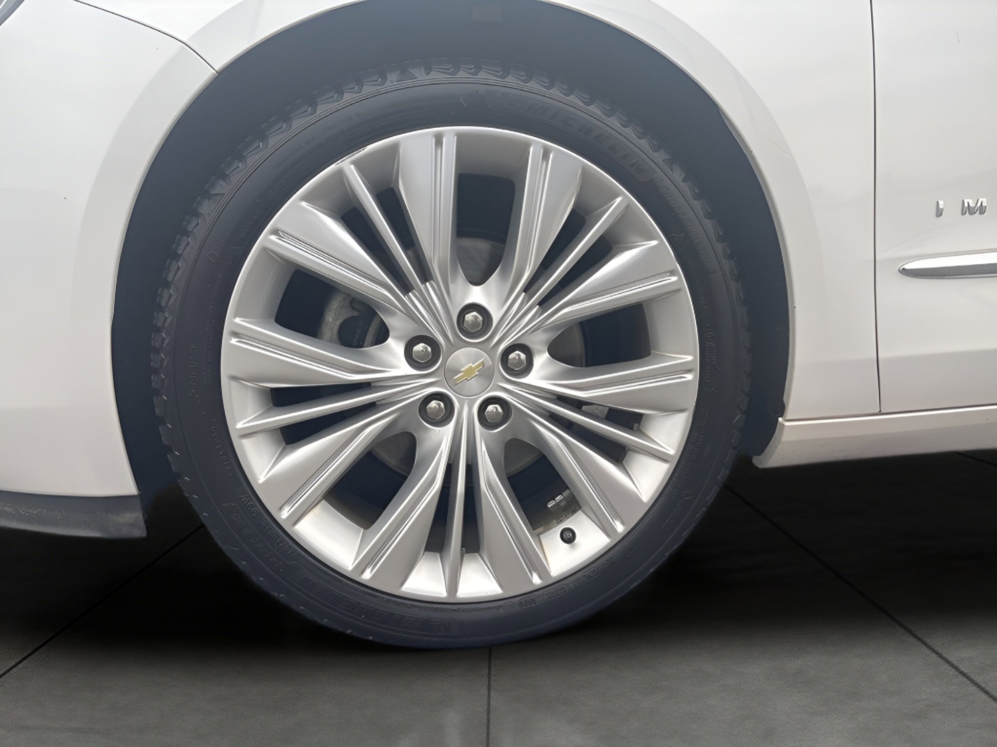 Used 2018 Chevrolet Impala Premier w/ Premier Confidence Package FWD image 13