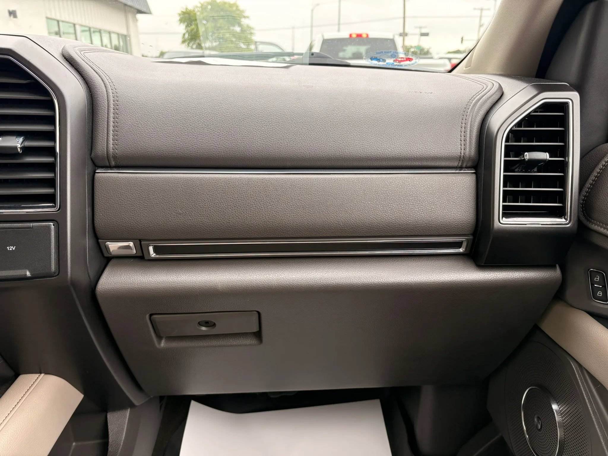 Used 2019 Ford Expedition Limited w/ Special Edition Package AWD/4WD image 21